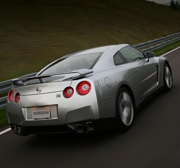 Nissan GT-R